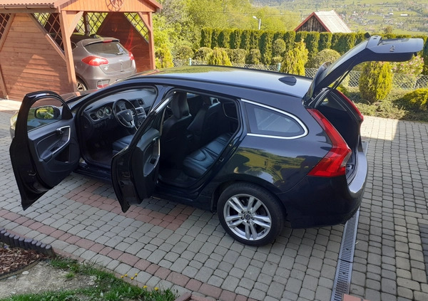 Volvo V60 cena 34800 przebieg: 189000, rok produkcji 2012 z Limanowa małe 46